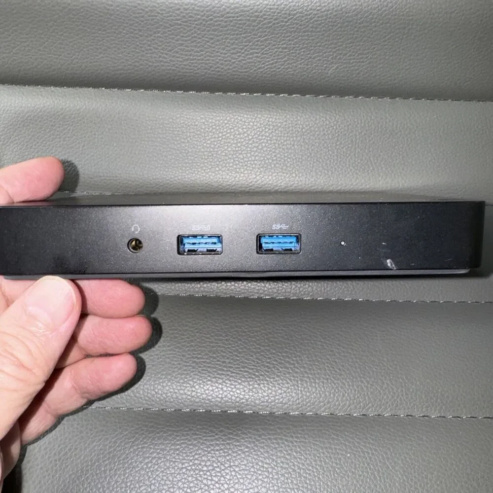 Dell Dock WD15 USB-C Wit Power Adapter Included